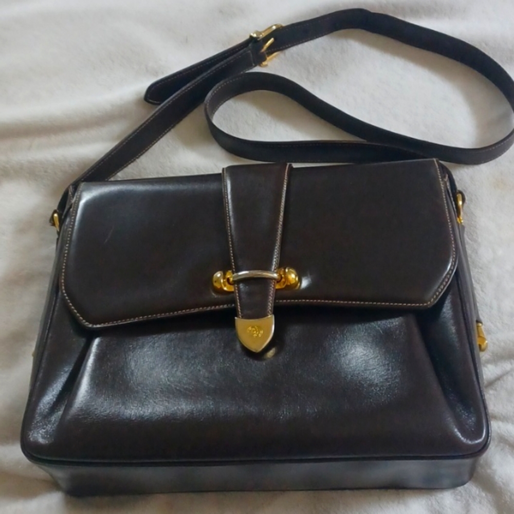 Authentic Gucci Vintage  Dark Brown Leather Shoulder Bag